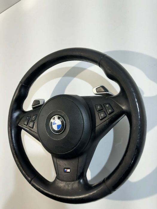 Продаваме М волан с пера за БМВ Е60 Е61/ BMW E60 E61