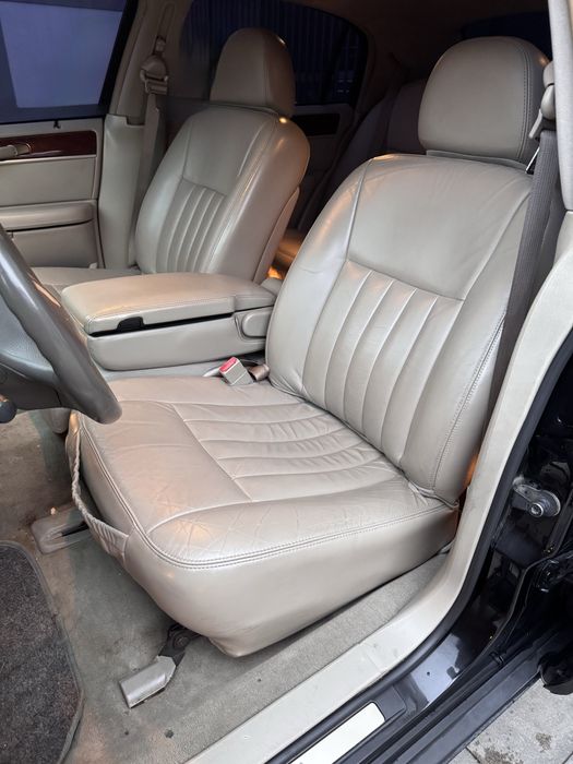 Lincoln Town Car 4.6l V8 242 cp