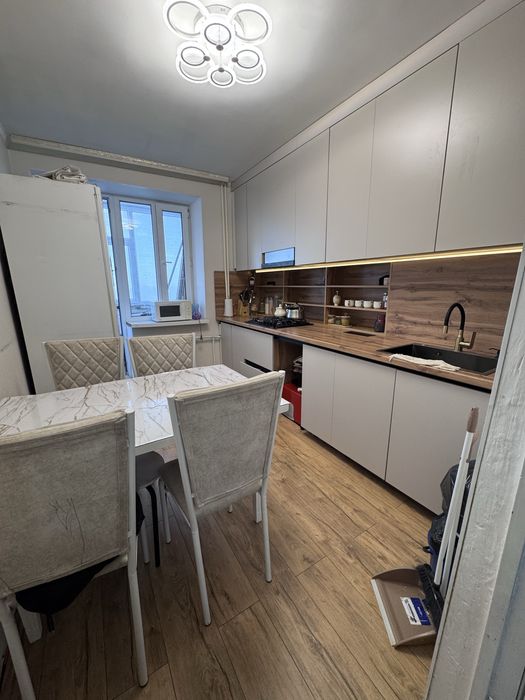 Срочно 2 бөлмелі 63 кв.м