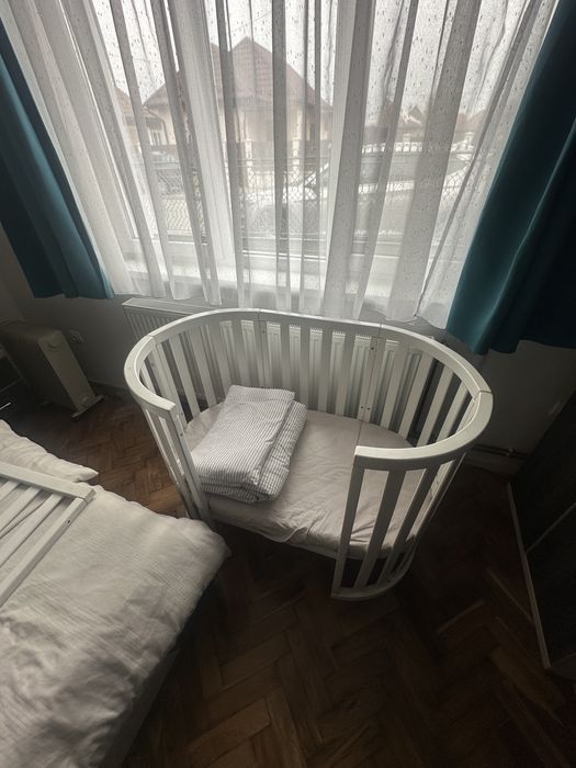 SE VINDE  Patut bebelusi , oval