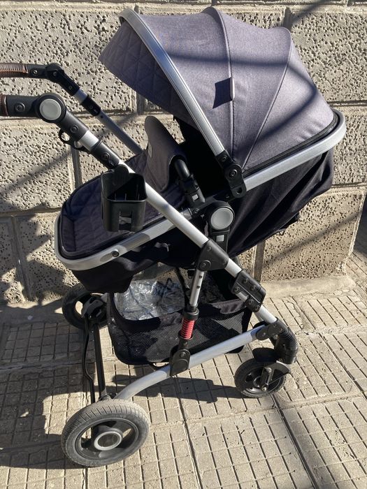 Бебешка количка.