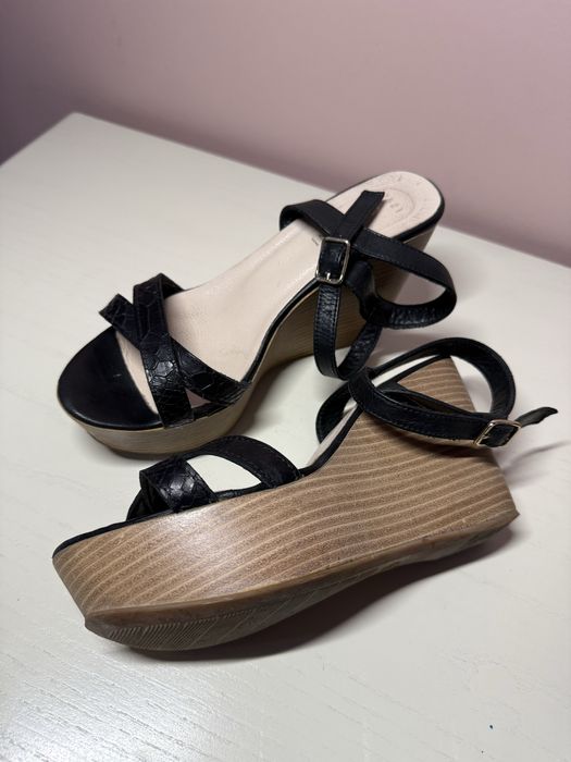 Босоножки на платформе