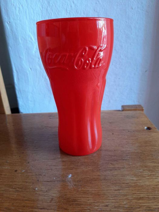 Чисто нови чаши Coca-Cola