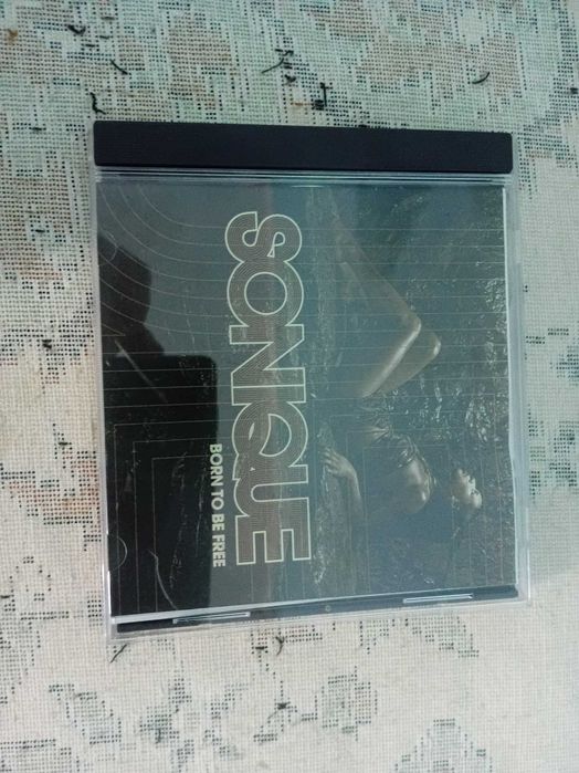 CD muzica Sonique, album Born to be free