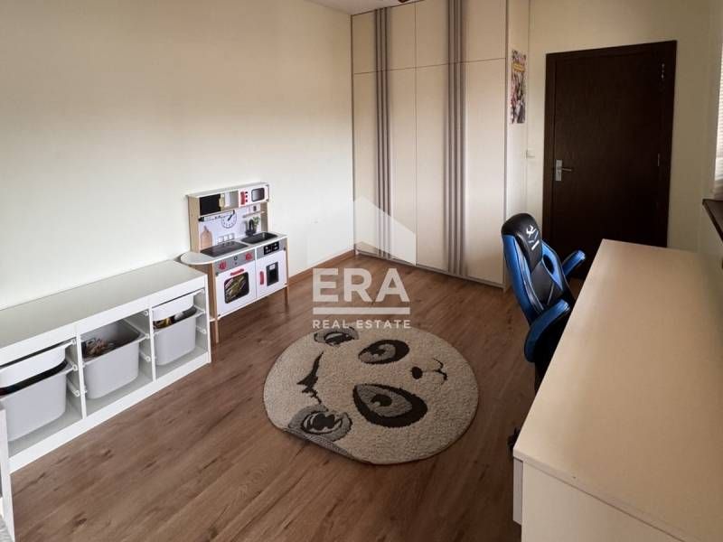 Продава се Тристаен апартамент в Хасково, Център - 95 кв.м за 940 €/кв.м - Снимка #10