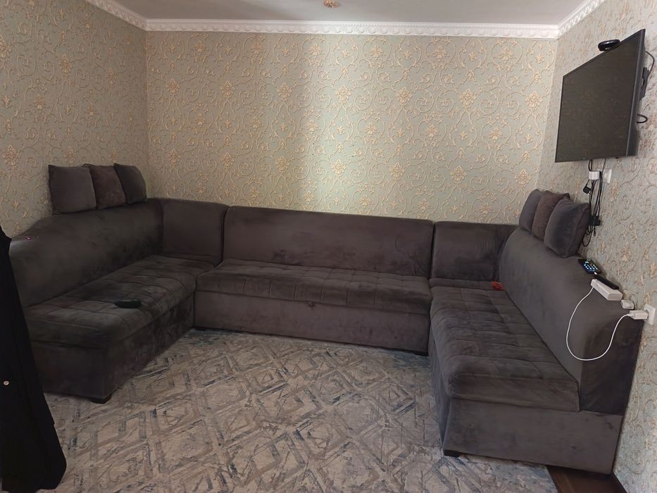 Yumshoq mebel 6ta yostiq ha 2ta pufik