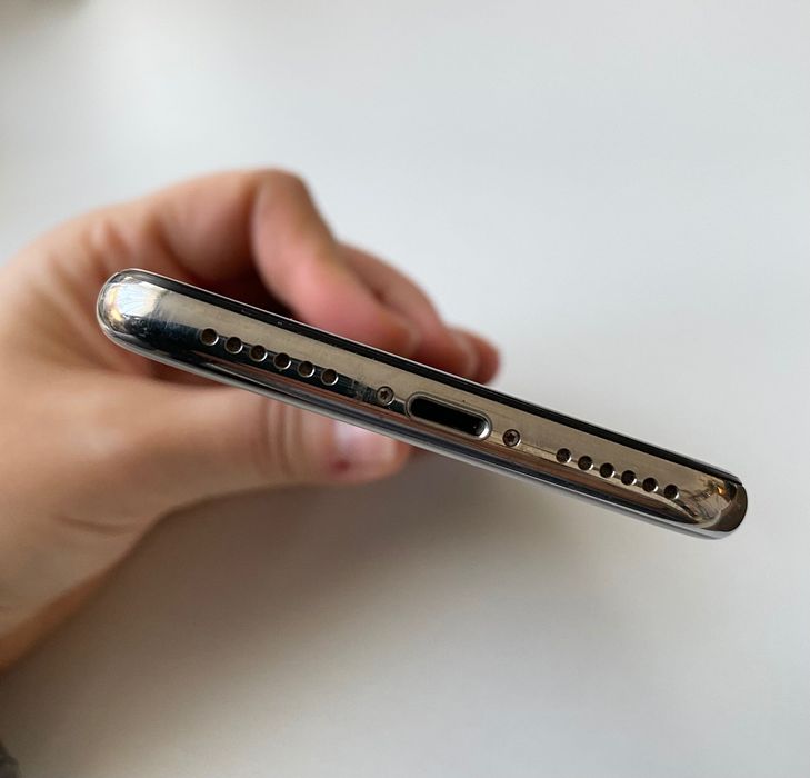 iPhone X Silver 64GB отличен цял комплект