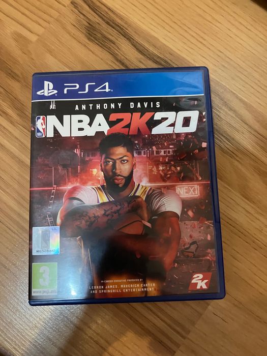 Плейстейшън 4 слим с 2 контролера и 9 игри