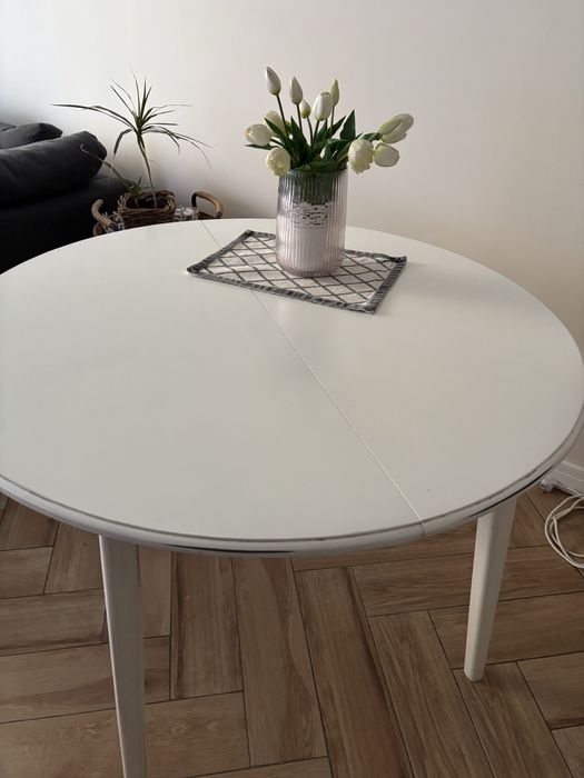 Кръгла трапезна маса