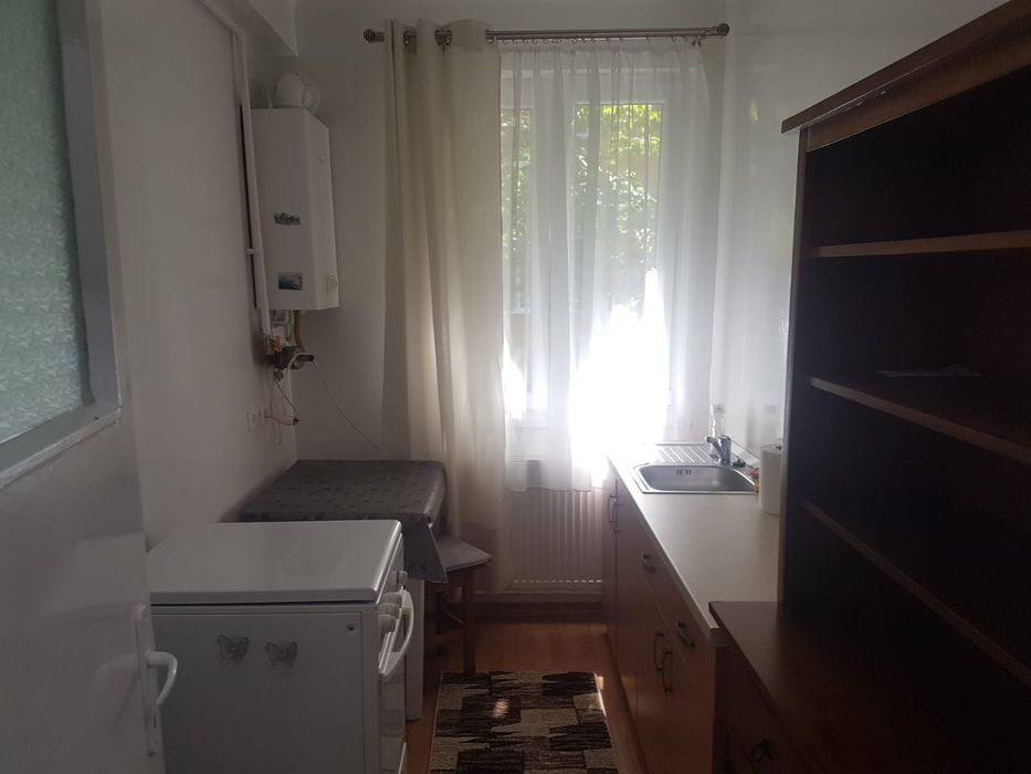 Dau în chirie apartament cu o cameră!