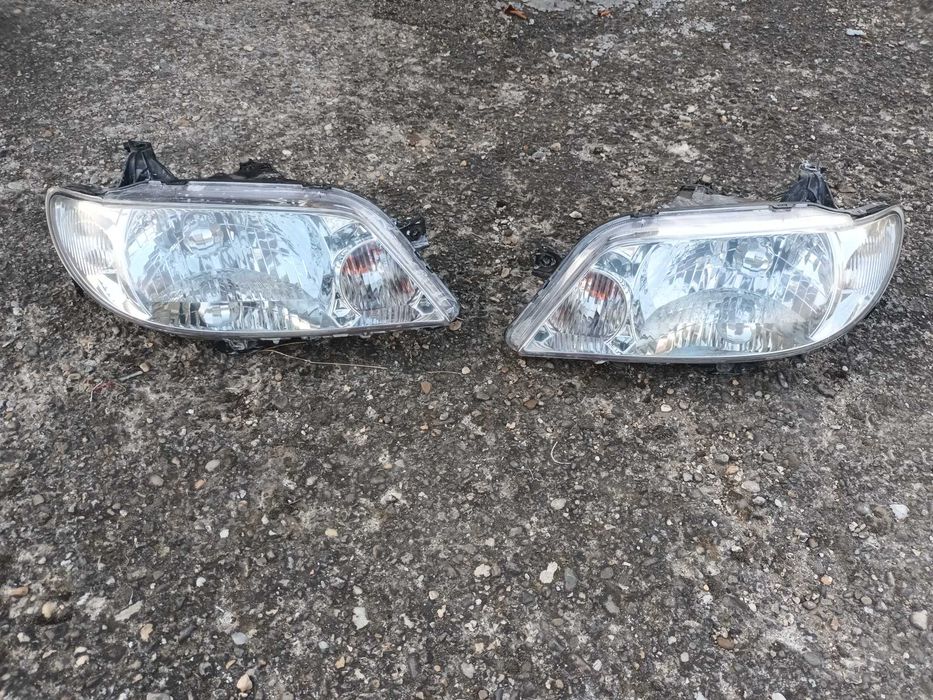 ляв и десен фар за мазда 323 VI MAZDA 323