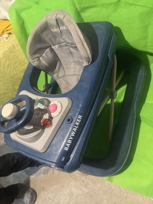 Срочно продам ходунки детские