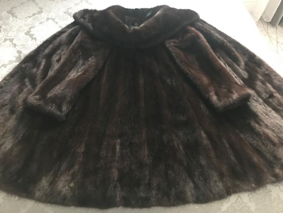 Продаю Шубу норковую