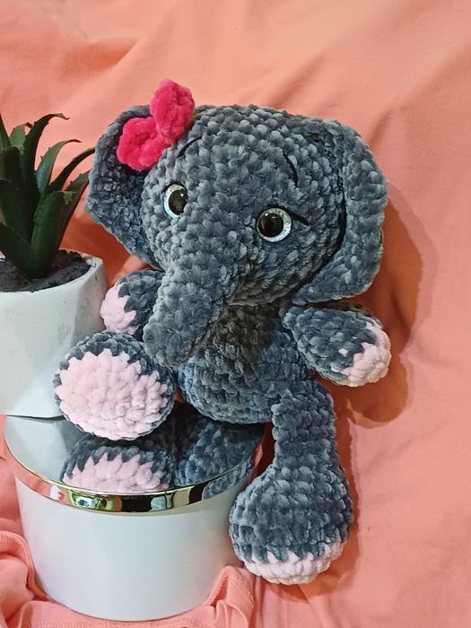 Плюшено слонче с панделка