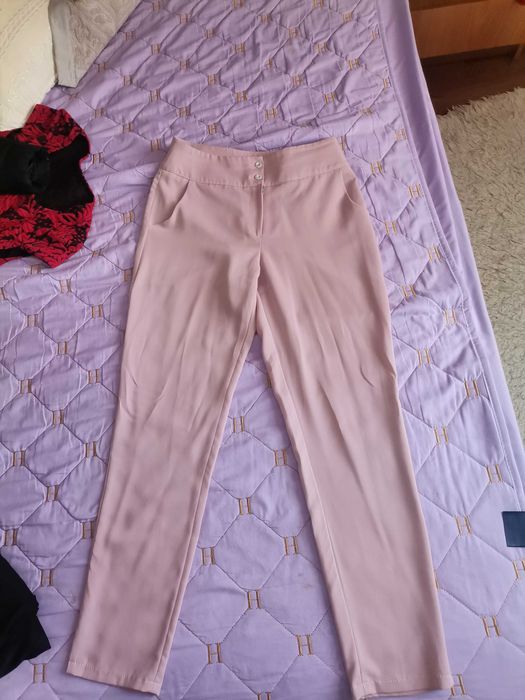 Продам костюм, платья