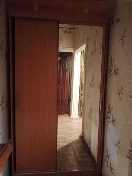Шкаф купе с зеркалом