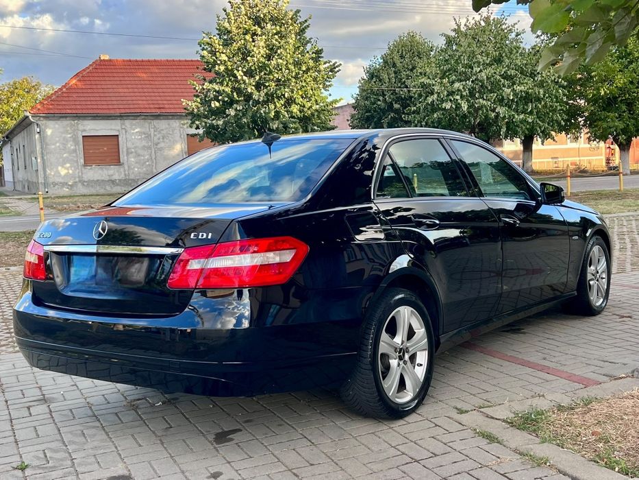 MERCEDES-BENZ E-Class 0 — imagine 5