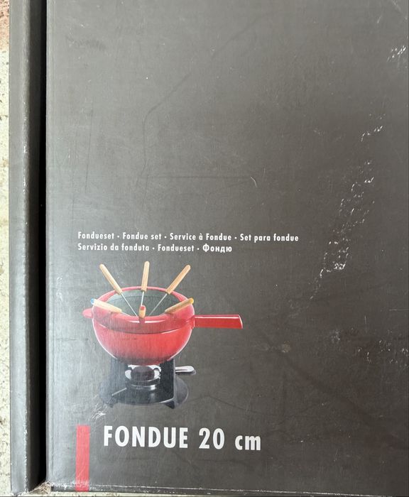 Vând Set aparat fondue cu 6 furculite pentru carne, legume, branza, ciocolata Nou