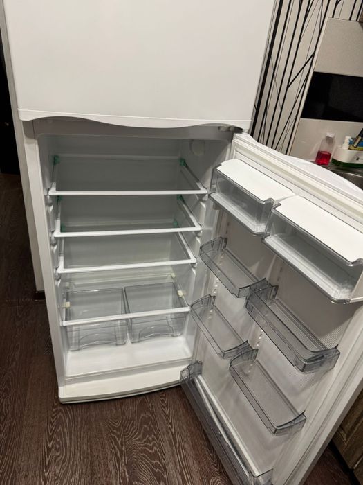 Продам холодильник в отличном состояний