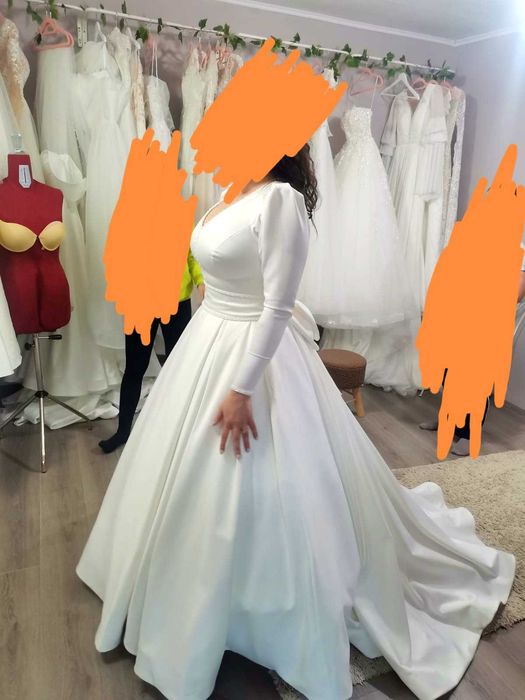 De vânzare rochie de mireasă făcută la comandă. Cadou cerc și voal