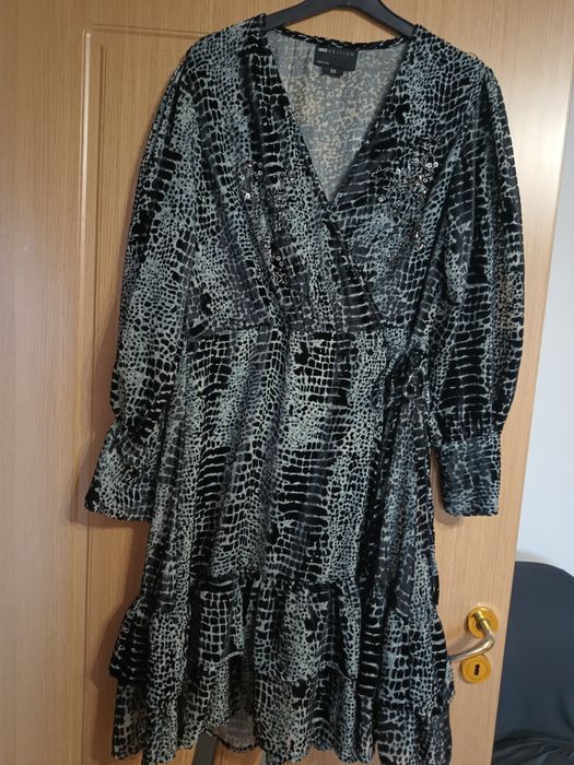 Rochie de seară ușoară și elegantă