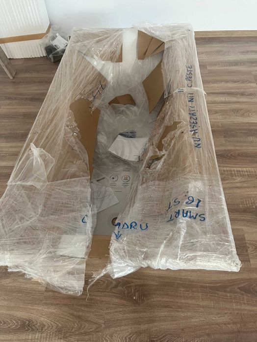 Cadou 600 Ron! Vând cada NOUÃ ! Model Acril Cersanit Smart 160x80