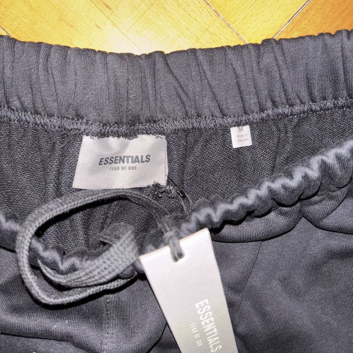 Pantaloni Essentials Negri marime M