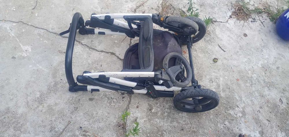 Детска количка със столче за кола