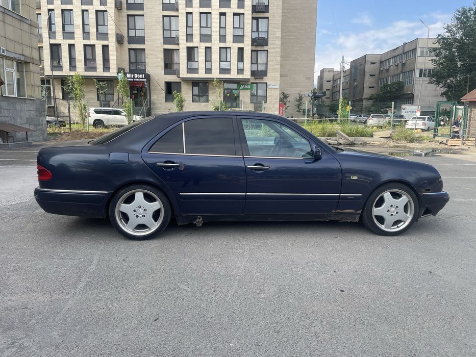 Mercedes Benz E280