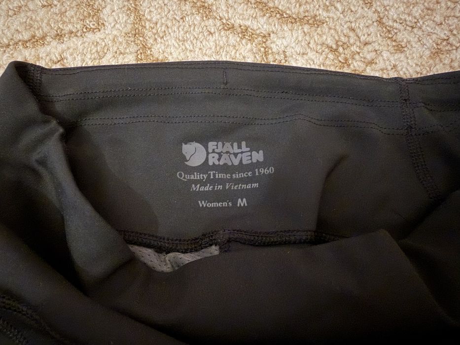 Дамски къси гащи клин FJALL RAVEN