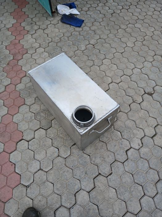 Бак алюминиевый.