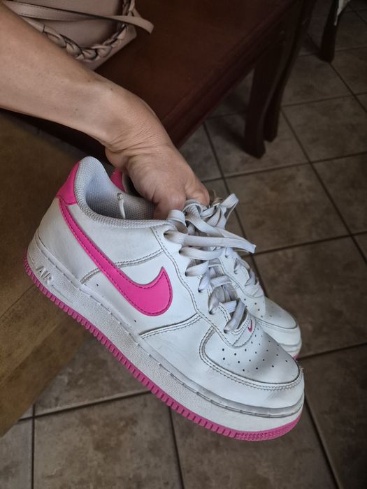 Маратонки Nike 37.5