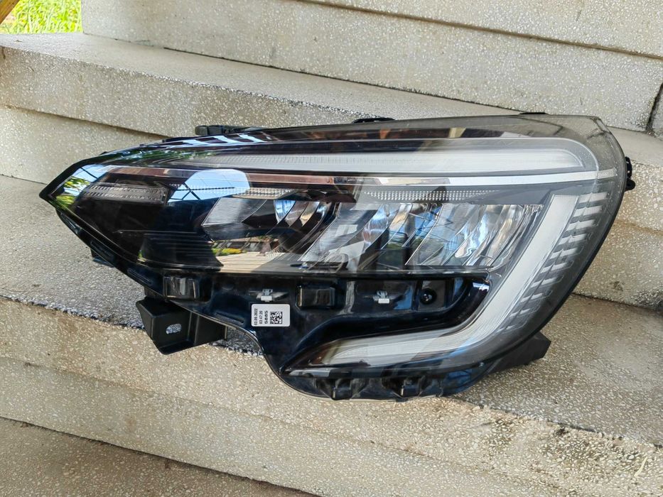 Фар Renault Clio 5 LED 19-23г. Ляв / Фар Рено Клио 5 Оригинален