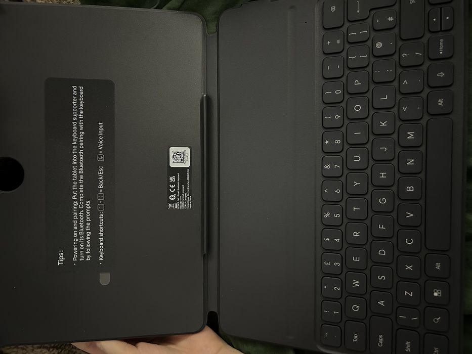 Таблет Honor Pad 9 + 3 кейса