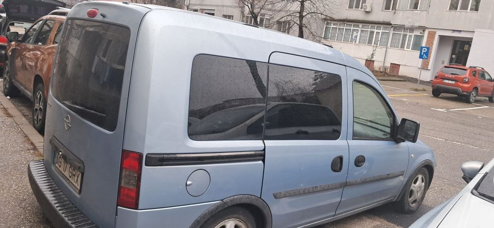Vand opel combo  2006 ,functionabil