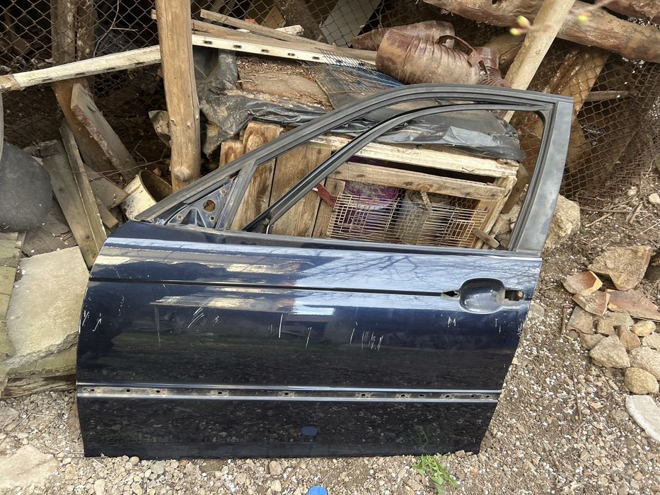 Продавам Врати  BMW e46