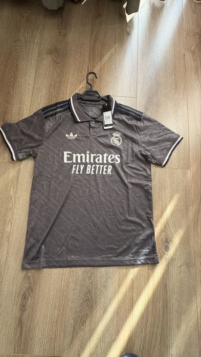 Tricou real madird M slim fit sezon 25