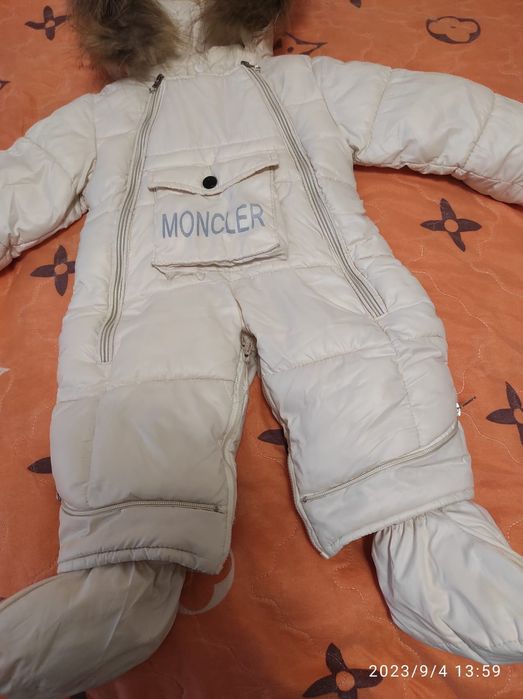 Продам детский комбинезон