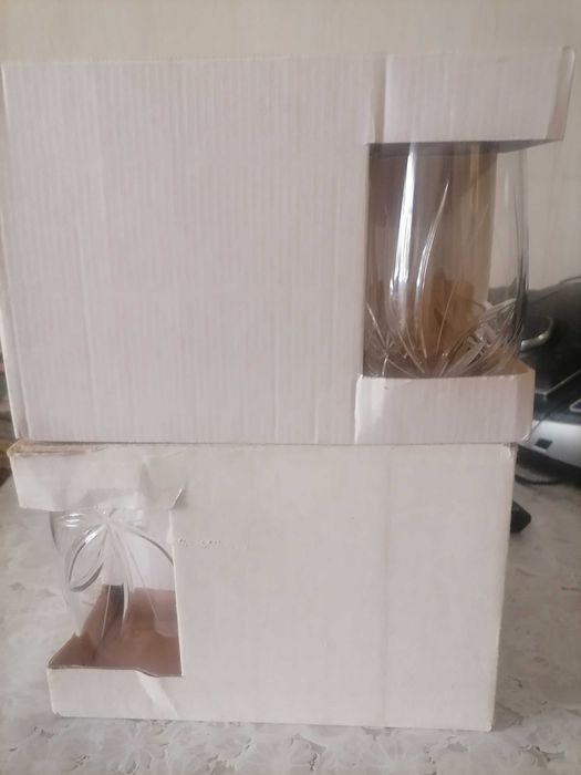 Продам бокалы хрустальные 12  штук