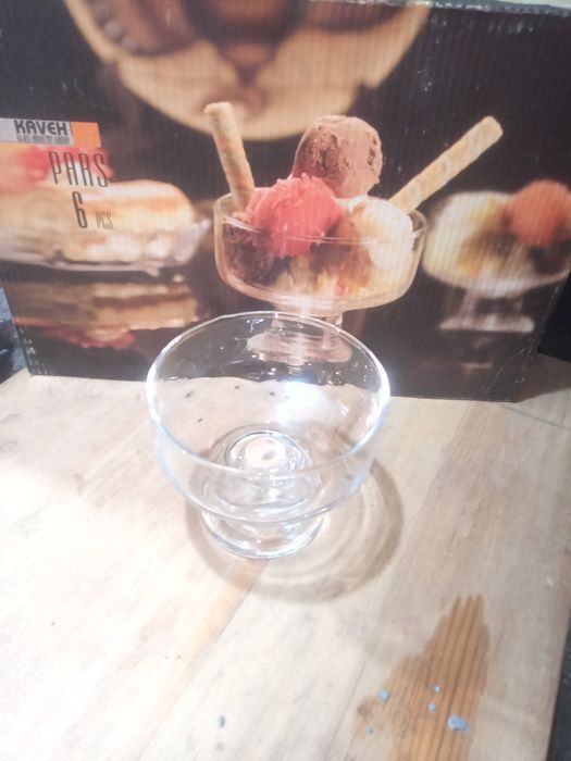 Креманки, вазочки.