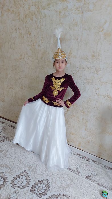 Продам платье на 8-9 лет