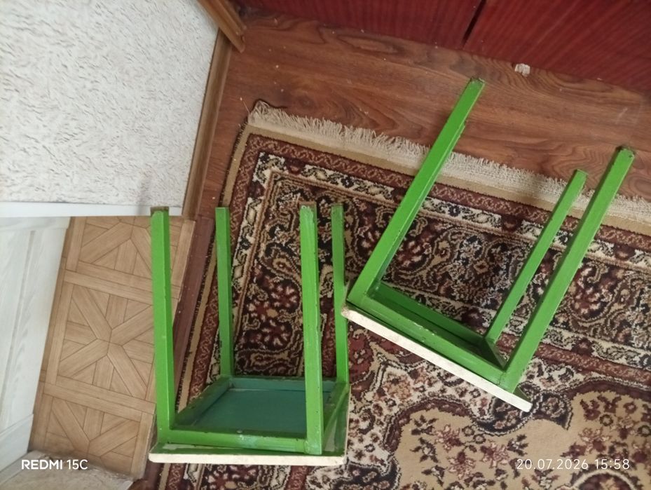 Табуретки с железными ножками