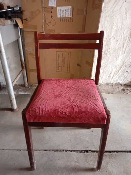 Продаю стулья под рестоврацию