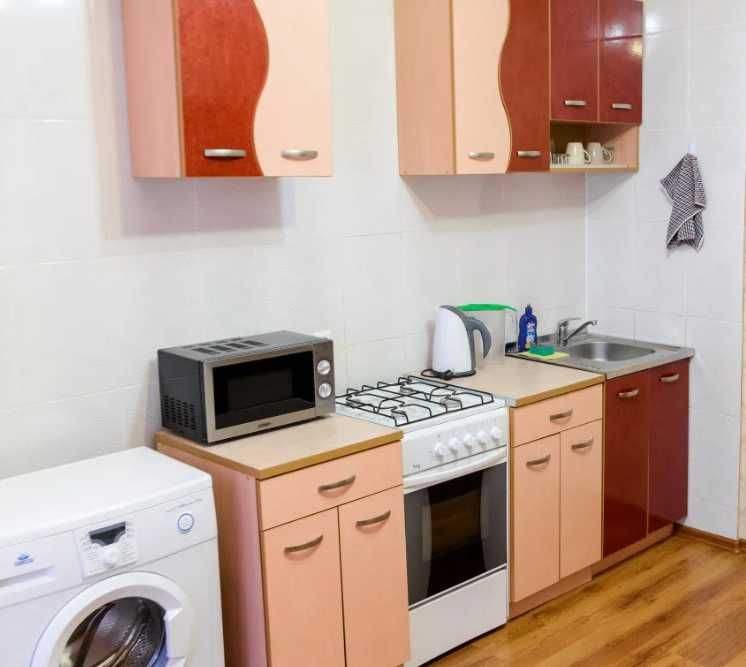 Дава се под наем Едностаен апартамент в Пловдив, Център - 40 кв.м за 229.5 € - Снимка #2