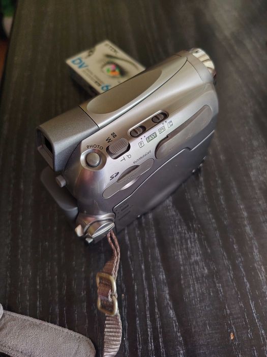 Видеокамера Canon MV950