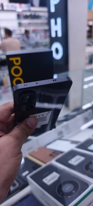 Poco X7 pro 12/512 qora