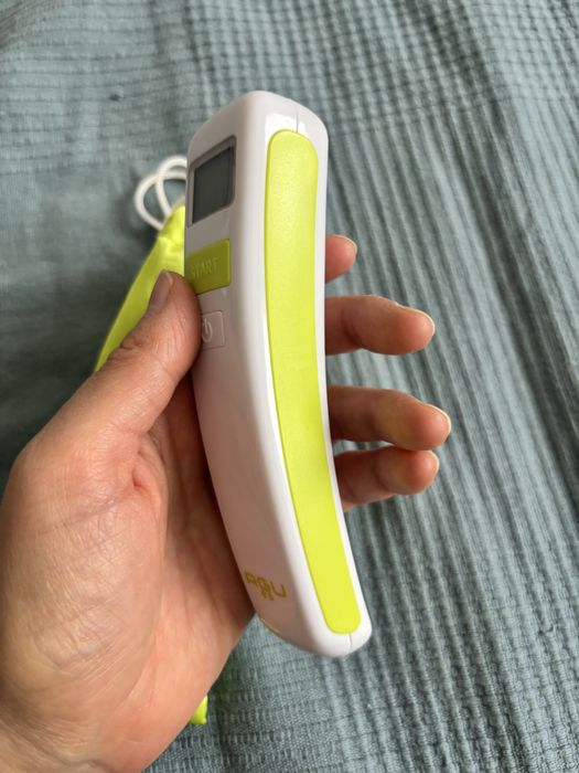 Бесконтактный термометр AGU