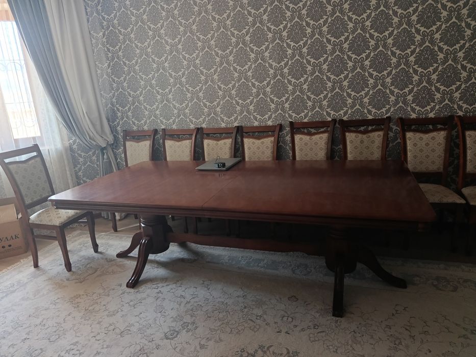 Продам стол и 12 стульев