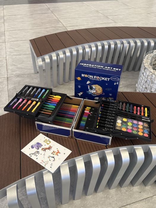 Набор для рисования для девочек, мальчиков 133 предм (3-етаж)