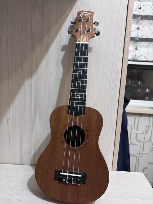 укулеле peaveyyy